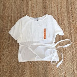 Size large Zara top. Crop in the back. White